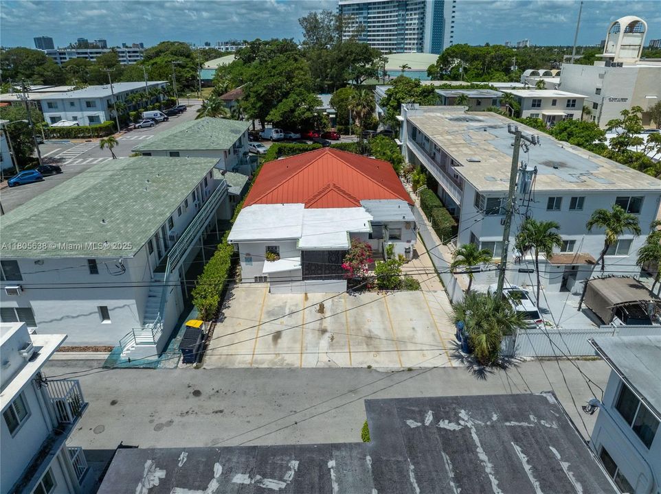 BACK OF PROPERTY WITH 5 PRIVATE PARKING SPACES