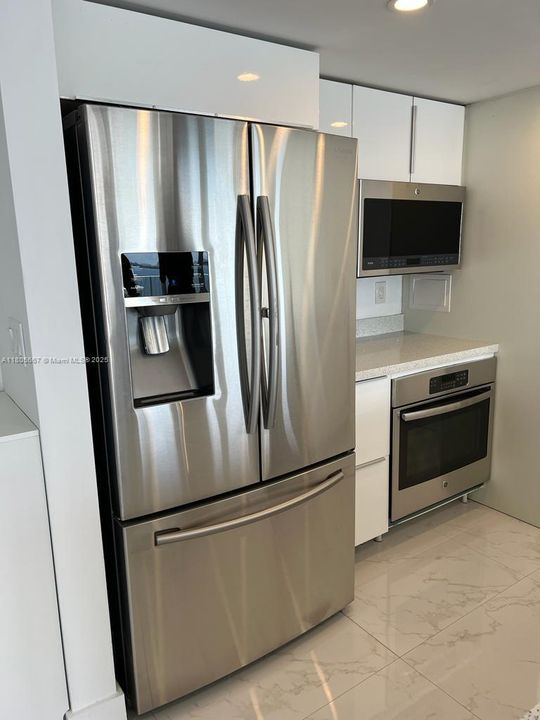 最近售出: $529,000 (2 贝兹, 2 浴室, 1030 平方英尺)