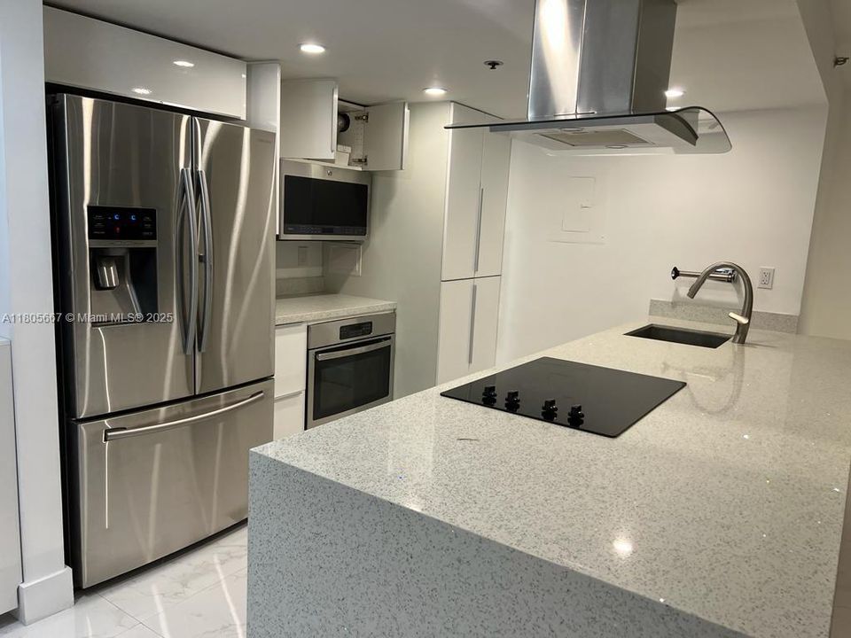 最近售出: $529,000 (2 贝兹, 2 浴室, 1030 平方英尺)