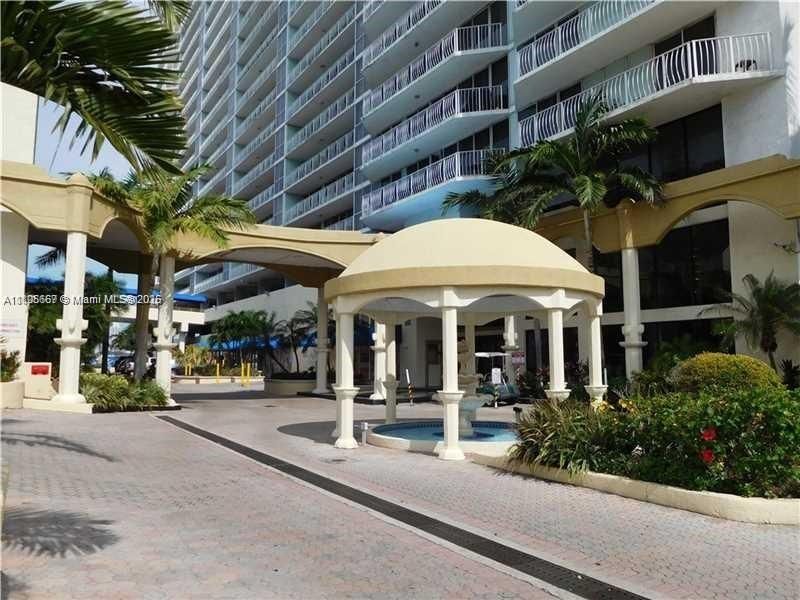 最近售出: $529,000 (2 贝兹, 2 浴室, 1030 平方英尺)