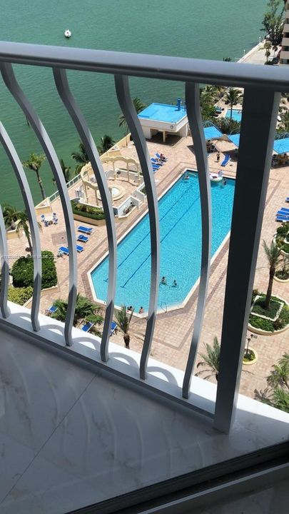 最近售出: $529,000 (2 贝兹, 2 浴室, 1030 平方英尺)