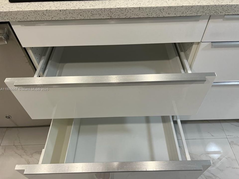 最近售出: $529,000 (2 贝兹, 2 浴室, 1030 平方英尺)