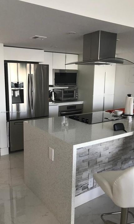 最近售出: $529,000 (2 贝兹, 2 浴室, 1030 平方英尺)