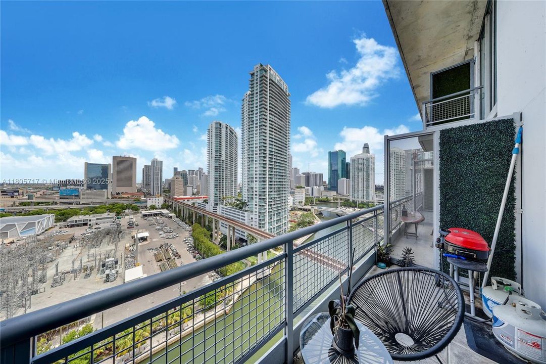 Recently Sold: $530,000 (2 beds, 2 baths, 1113 Square Feet)