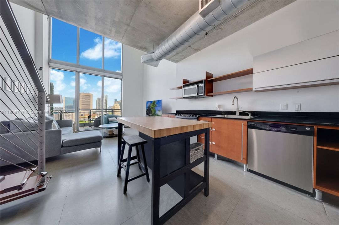 Recently Sold: $530,000 (2 beds, 2 baths, 1113 Square Feet)