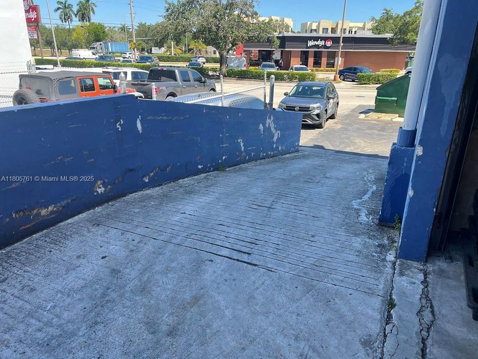 最近售出: $4,800,000 (0 贝兹, 0 浴室, 0 平方英尺)