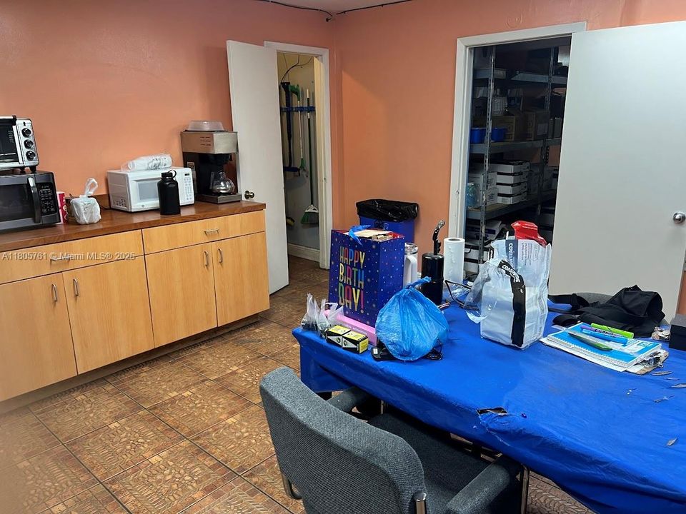 最近售出: $4,800,000 (0 贝兹, 0 浴室, 0 平方英尺)