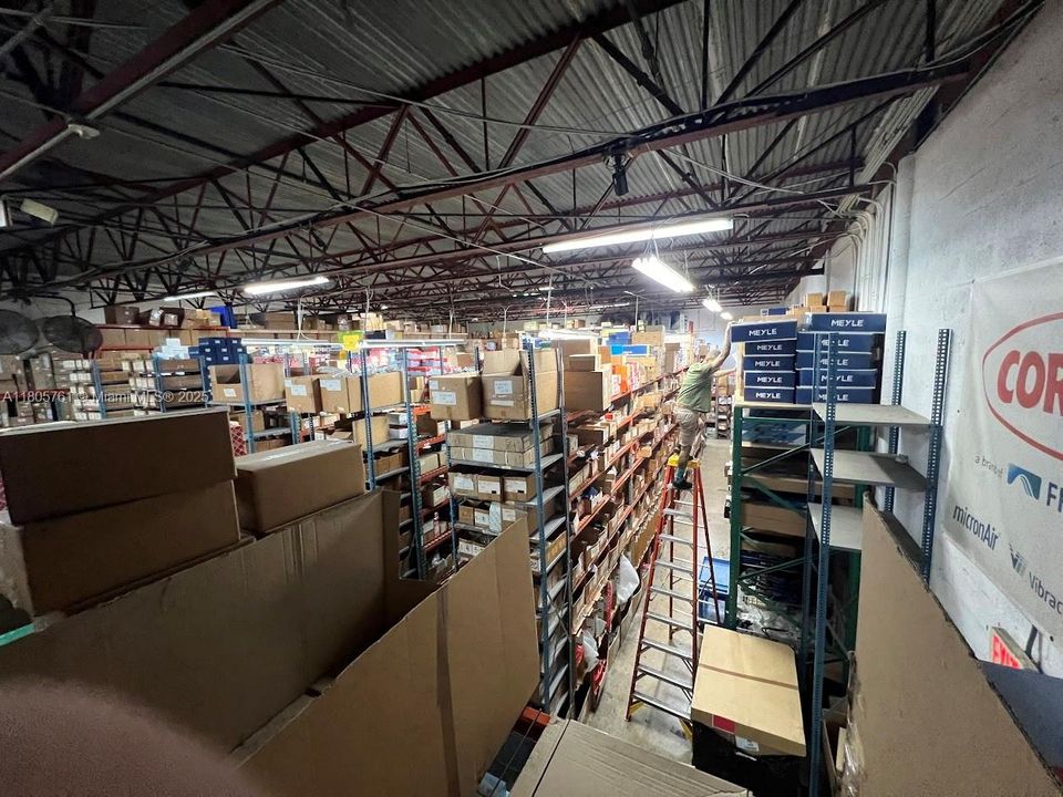 最近售出: $4,800,000 (0 贝兹, 0 浴室, 0 平方英尺)