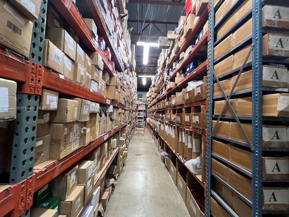 最近售出: $4,800,000 (0 贝兹, 0 浴室, 0 平方英尺)