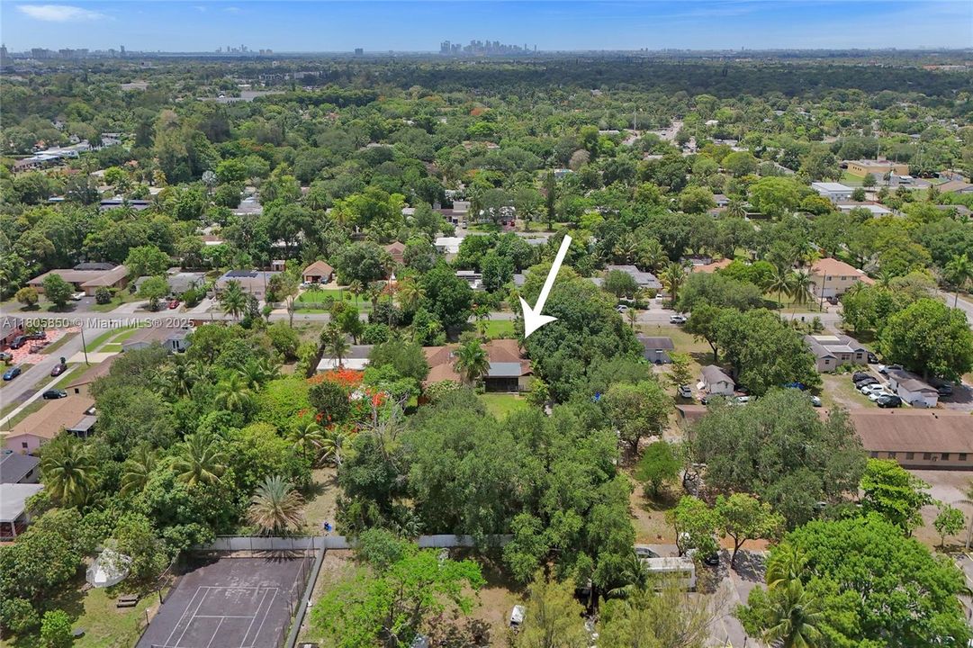 En Venta: $1,650,000 (7 camas, 4 baños, 4245 Pies cuadrados)