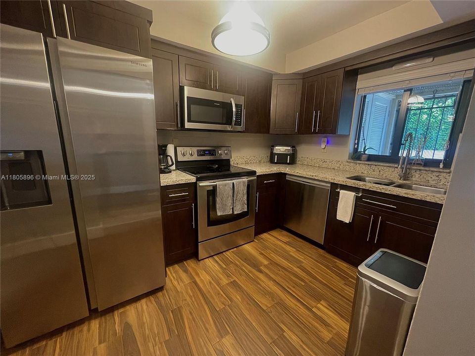 Recently Rented: $3,375 (2 beds, 2 baths, 1507 Square Feet)