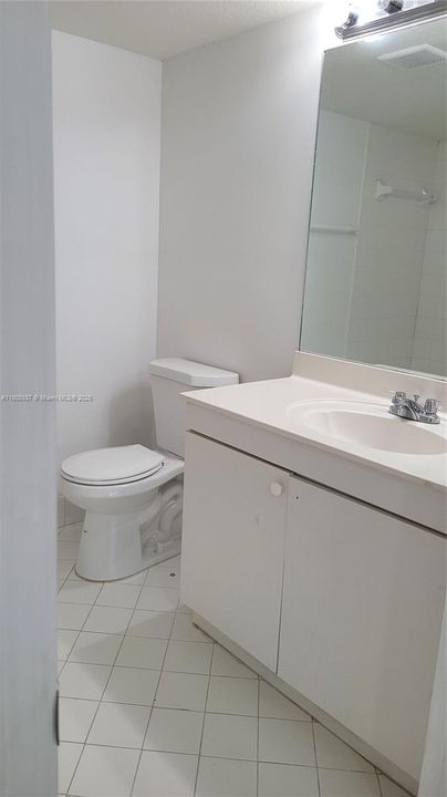 Active With Contract: $220,000 (3 beds, 2 baths, 1099 Square Feet)