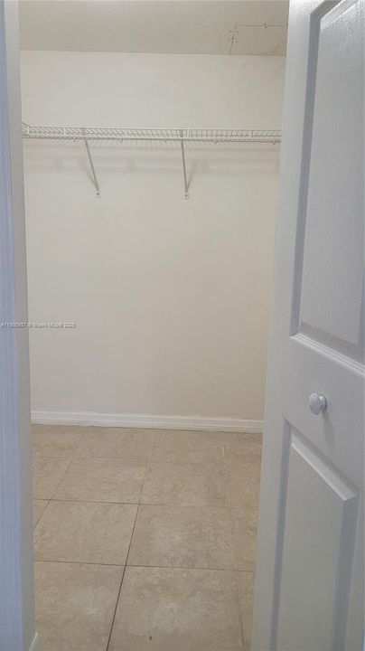 Active With Contract: $220,000 (3 beds, 2 baths, 1099 Square Feet)