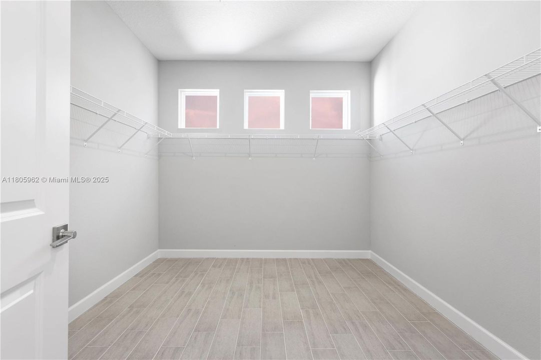 Recently Sold: $544,900 (4 beds, 3 baths, 2306 Square Feet)