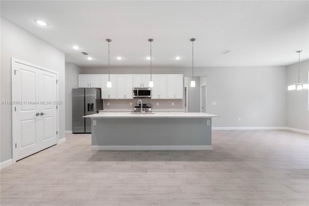 Recently Sold: $544,900 (4 beds, 3 baths, 2306 Square Feet)