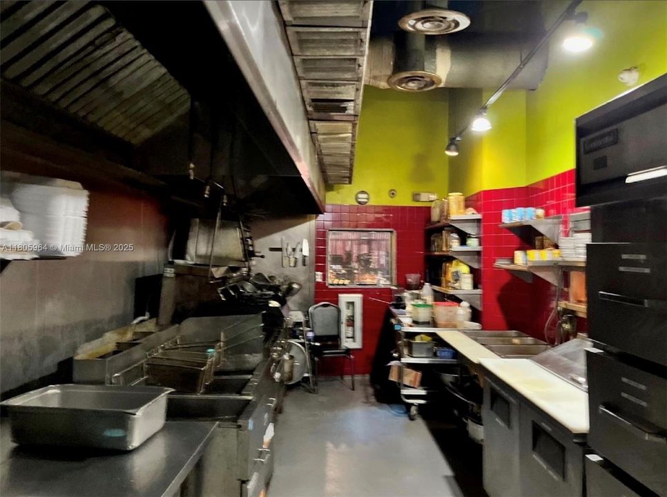 最近租的: $13,000 (0 贝兹, 0 浴室, 0 平方英尺)