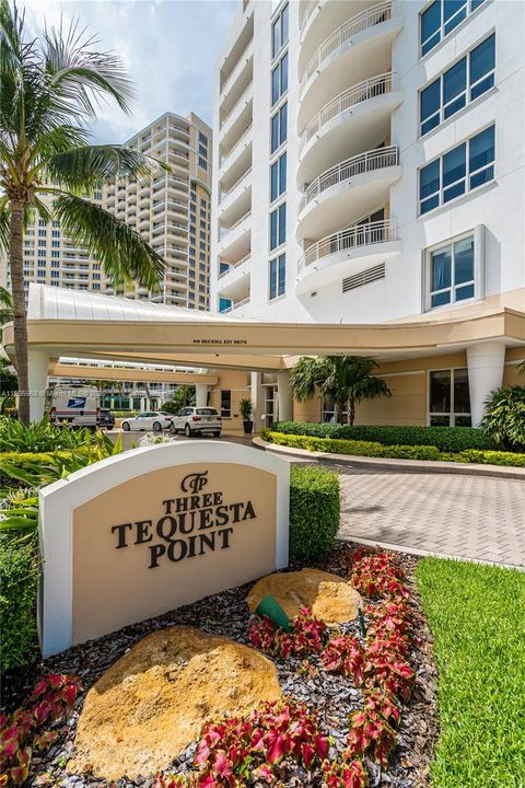 For Sale: $850,000 (1 beds, 1 baths, 1087 Square Feet)