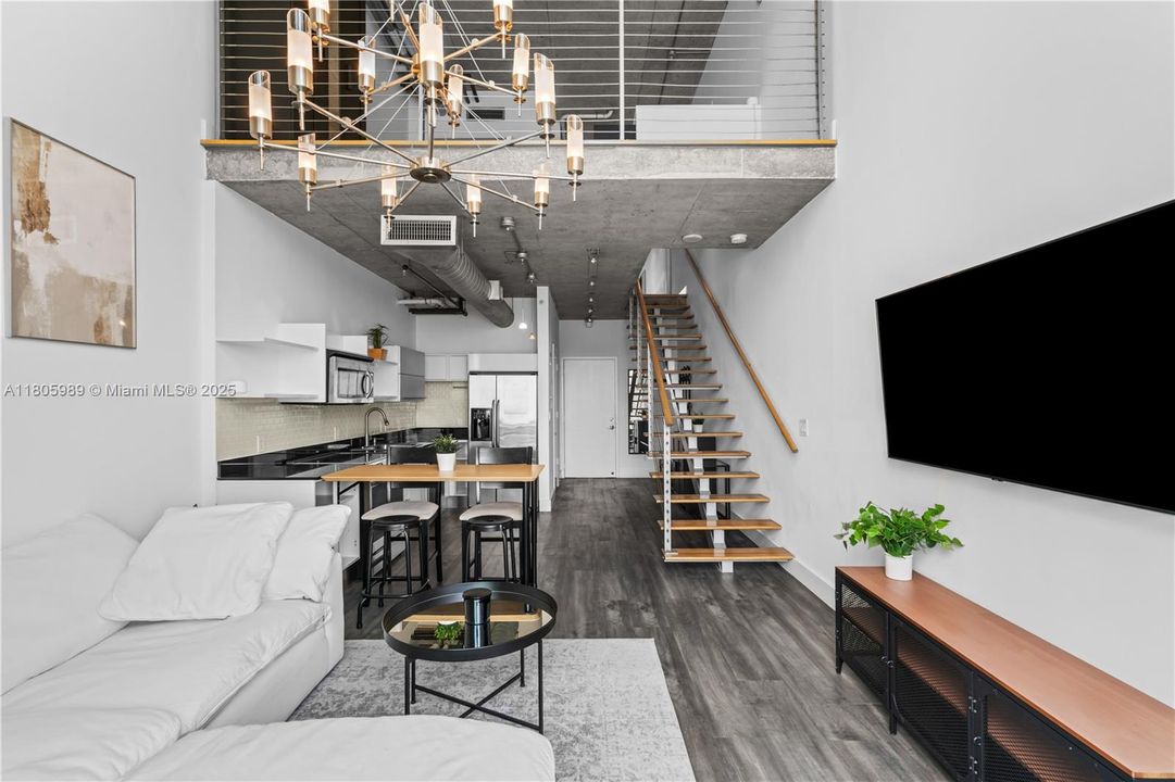 Recently Sold: $495,000 (2 beds, 2 baths, 1113 Square Feet)