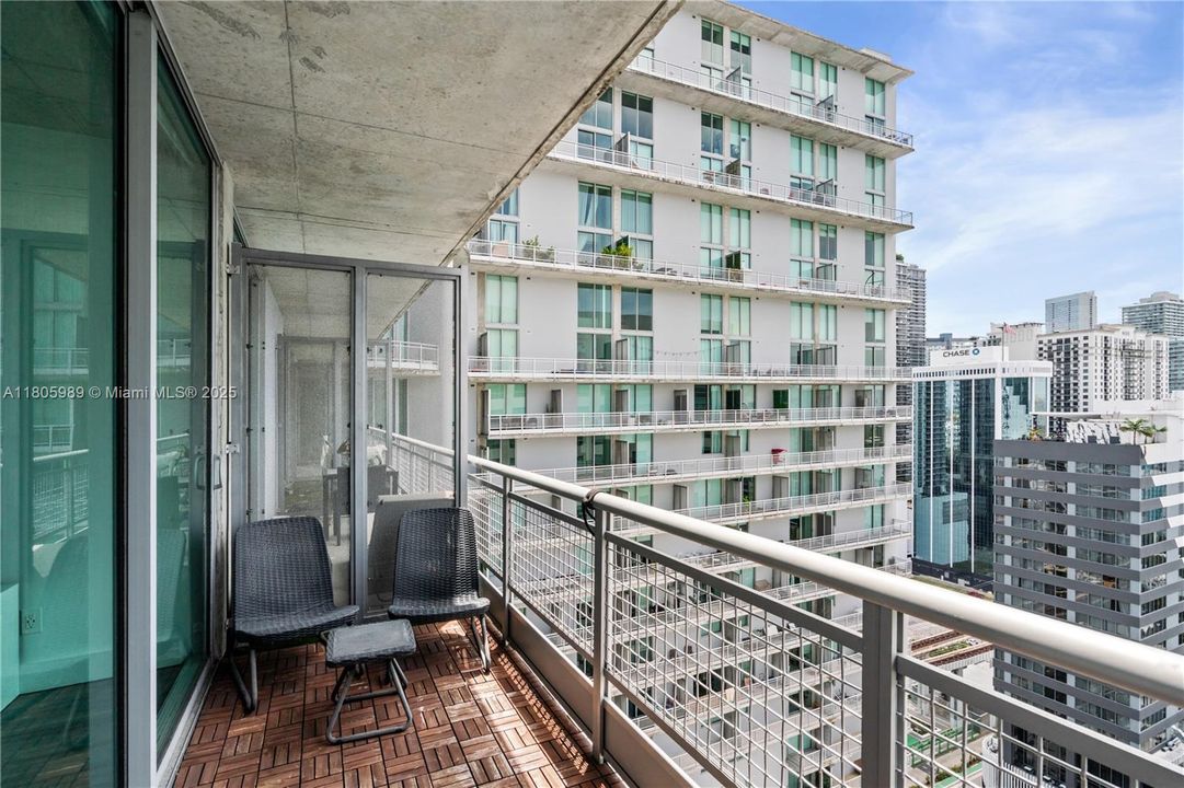 Recently Sold: $495,000 (2 beds, 2 baths, 1113 Square Feet)