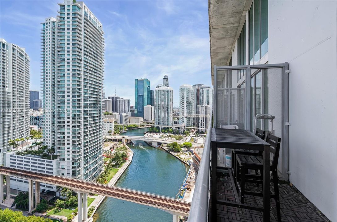 Recently Sold: $495,000 (2 beds, 2 baths, 1113 Square Feet)