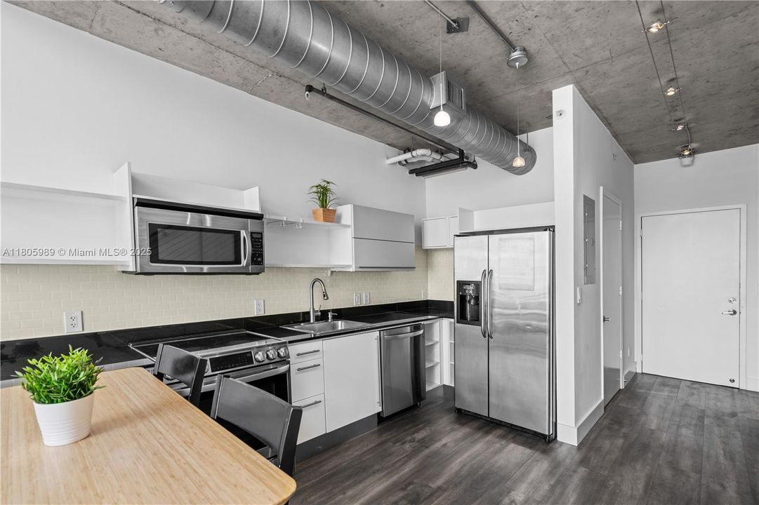 Recently Sold: $495,000 (2 beds, 2 baths, 1113 Square Feet)