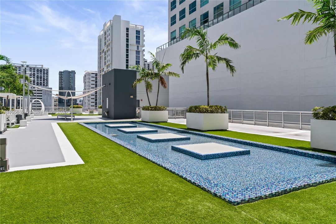 Recently Sold: $495,000 (2 beds, 2 baths, 1113 Square Feet)