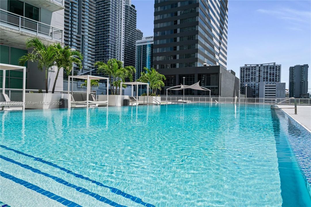 Recently Sold: $495,000 (2 beds, 2 baths, 1113 Square Feet)