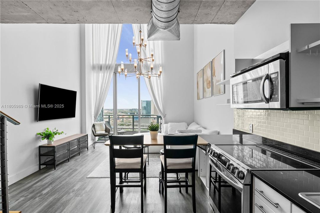 Recently Sold: $495,000 (2 beds, 2 baths, 1113 Square Feet)