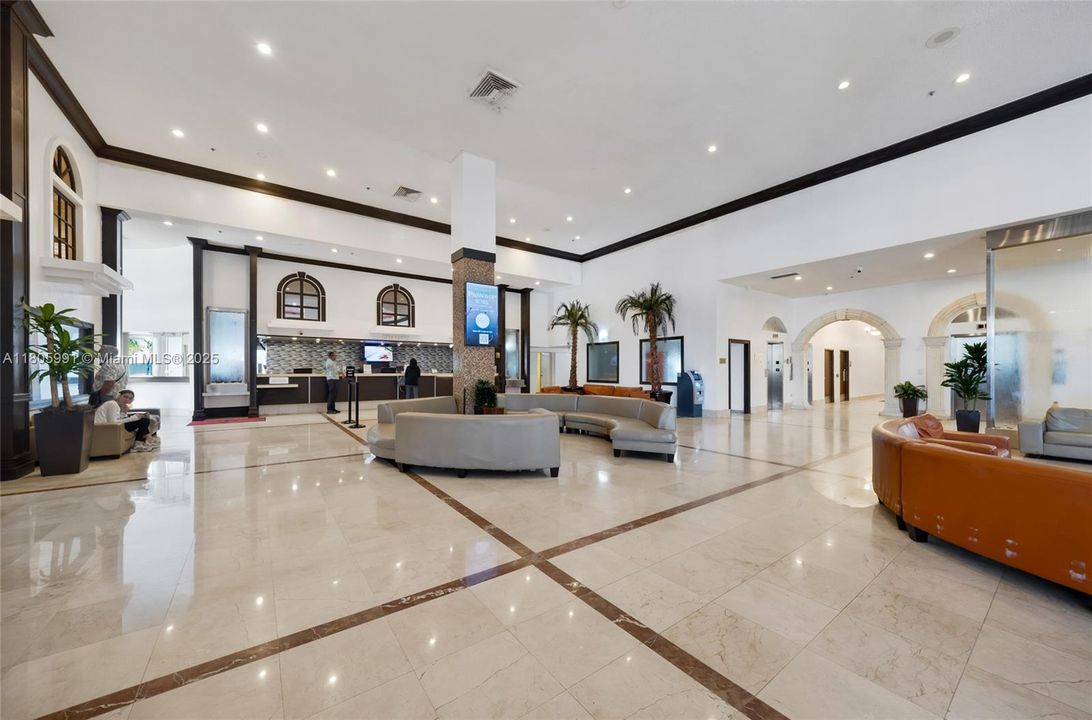 最近售出: $129,890 (0 贝兹, 1 浴室, 360 平方英尺)