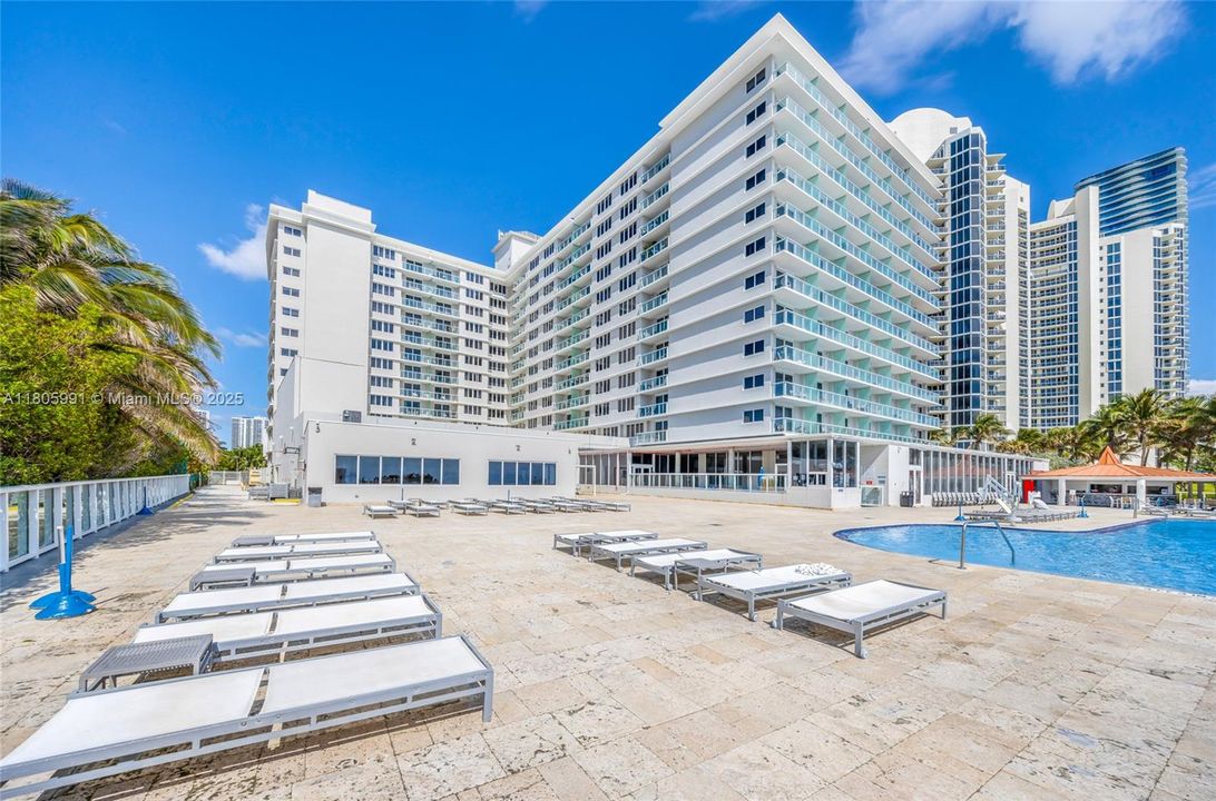 最近售出: $129,890 (0 贝兹, 1 浴室, 360 平方英尺)