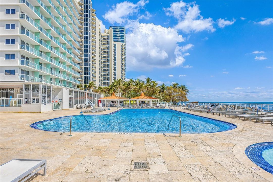 最近售出: $129,890 (0 贝兹, 1 浴室, 360 平方英尺)