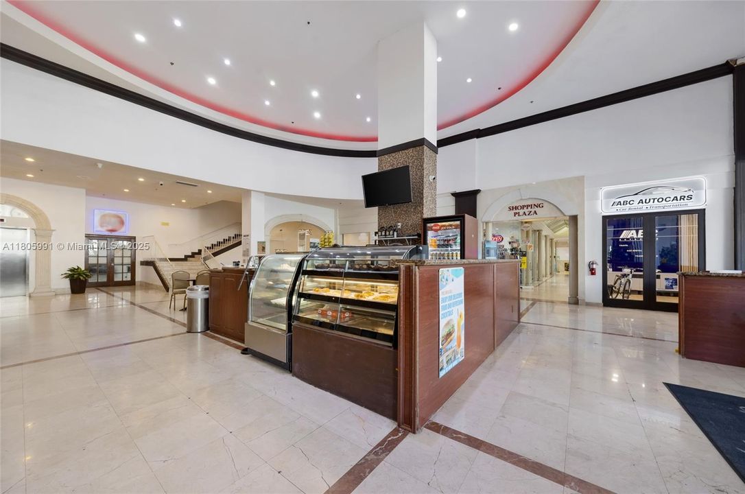 最近售出: $129,890 (0 贝兹, 1 浴室, 360 平方英尺)