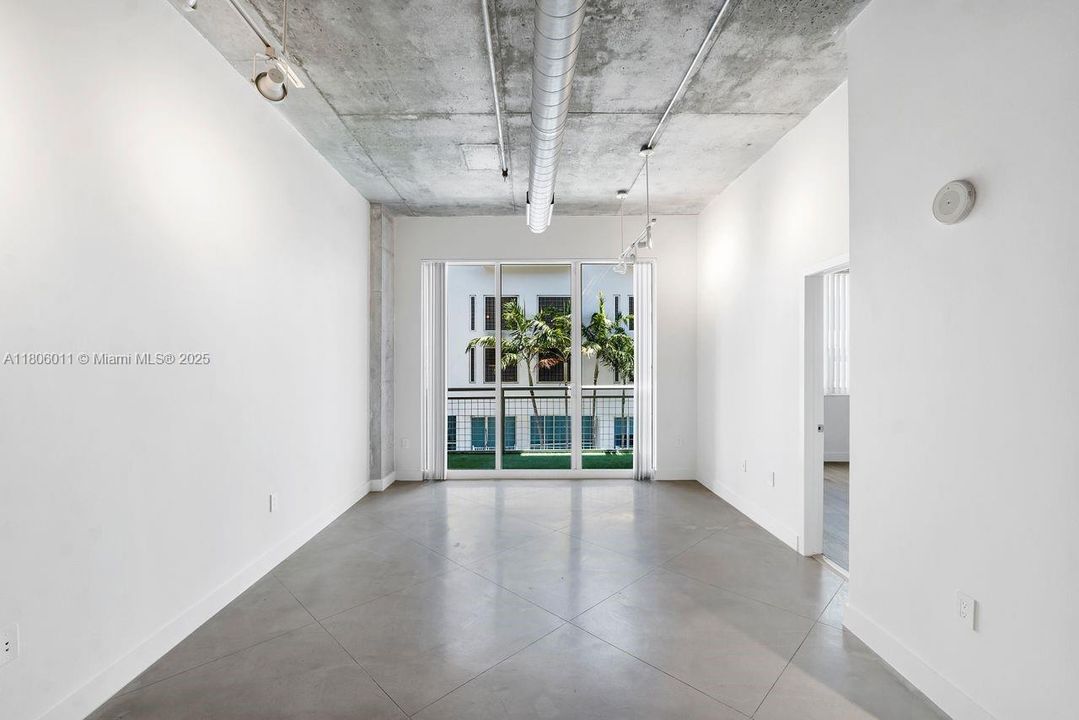 На продажу: $382,050 (1 спален, 1 ванн, 707 Квадратных фут)