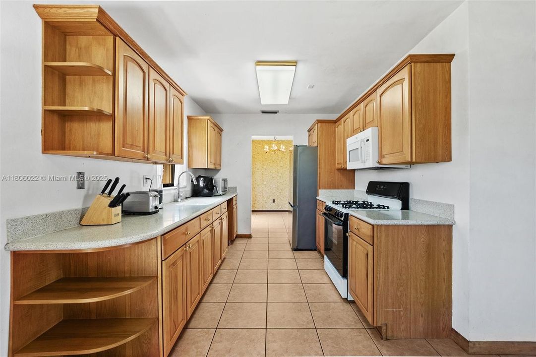 Vendido Recientemente: $699,000 (3 camas, 2 baños, 1953 Pies cuadrados)