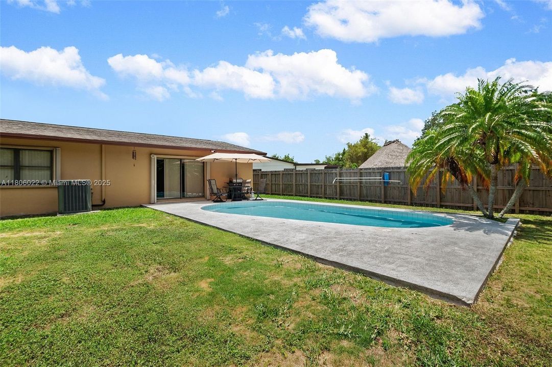 Vendido Recientemente: $699,000 (3 camas, 2 baños, 1953 Pies cuadrados)