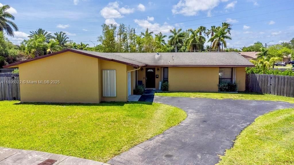 Vendido Recientemente: $699,000 (3 camas, 2 baños, 1953 Pies cuadrados)