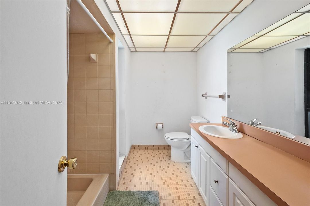 Vendido Recientemente: $699,000 (3 camas, 2 baños, 1953 Pies cuadrados)