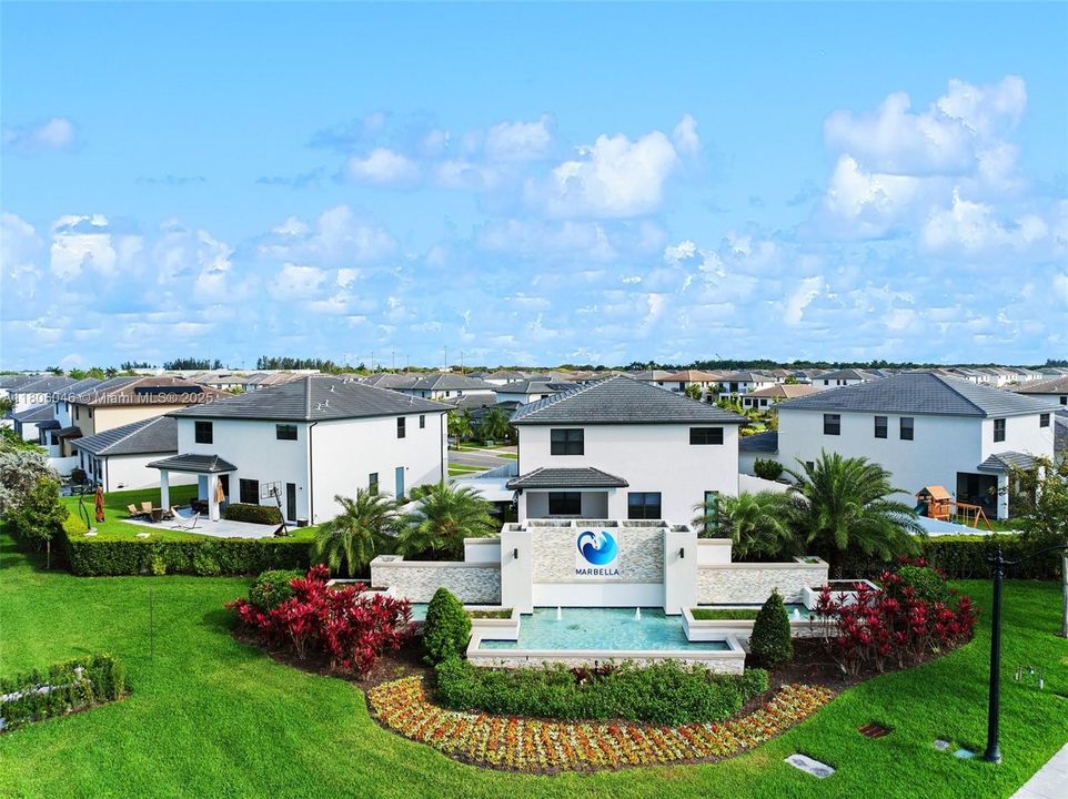 合同活跃: $5,900 (5 贝兹, 4 浴室, 3381 平方英尺)