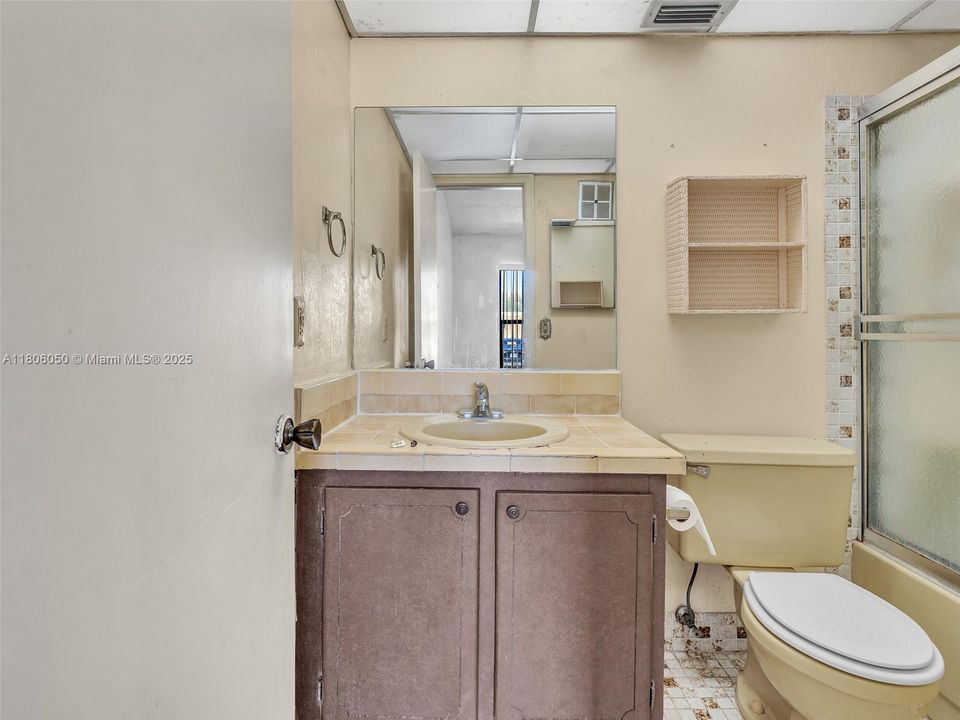 Vendido Recientemente: $339,900 (3 camas, 2 baños, 1244 Pies cuadrados)