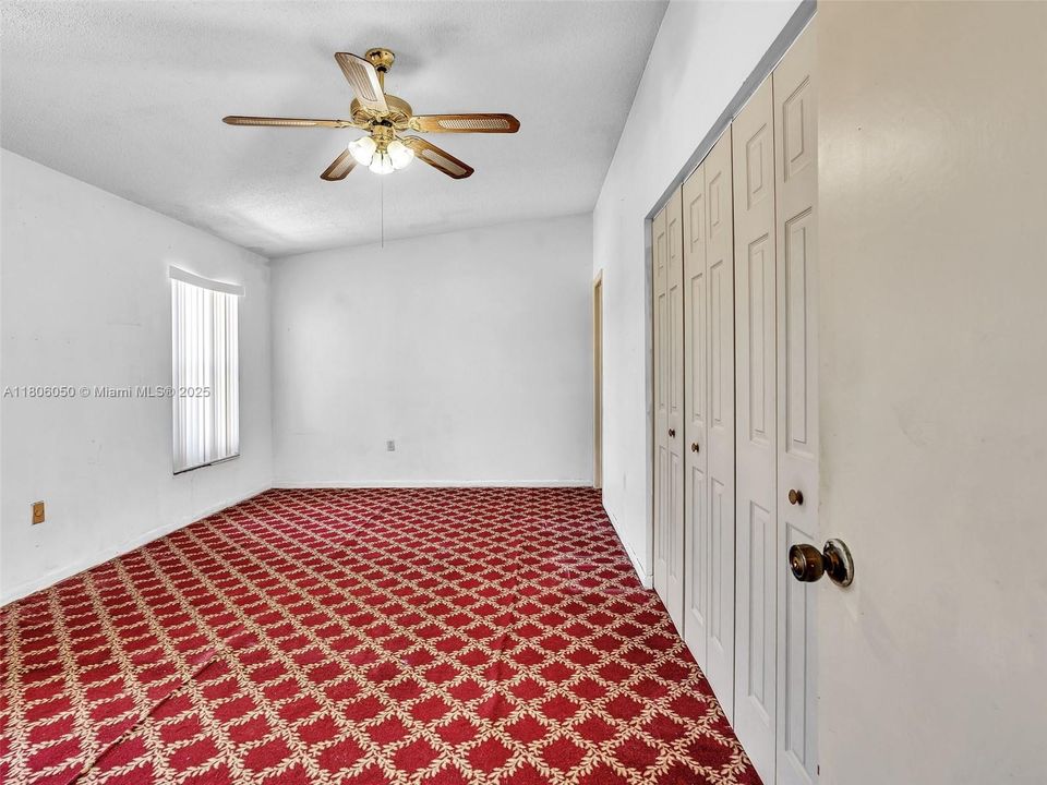 Vendido Recientemente: $339,900 (3 camas, 2 baños, 1244 Pies cuadrados)