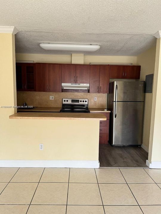 Недавно арендовано: $2,250 (2 спален, 2 ванн, 1060 Квадратных фут)