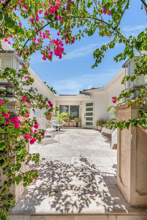 待售: $1,695,000 (3 贝兹, 2 浴室, 1679 平方英尺)