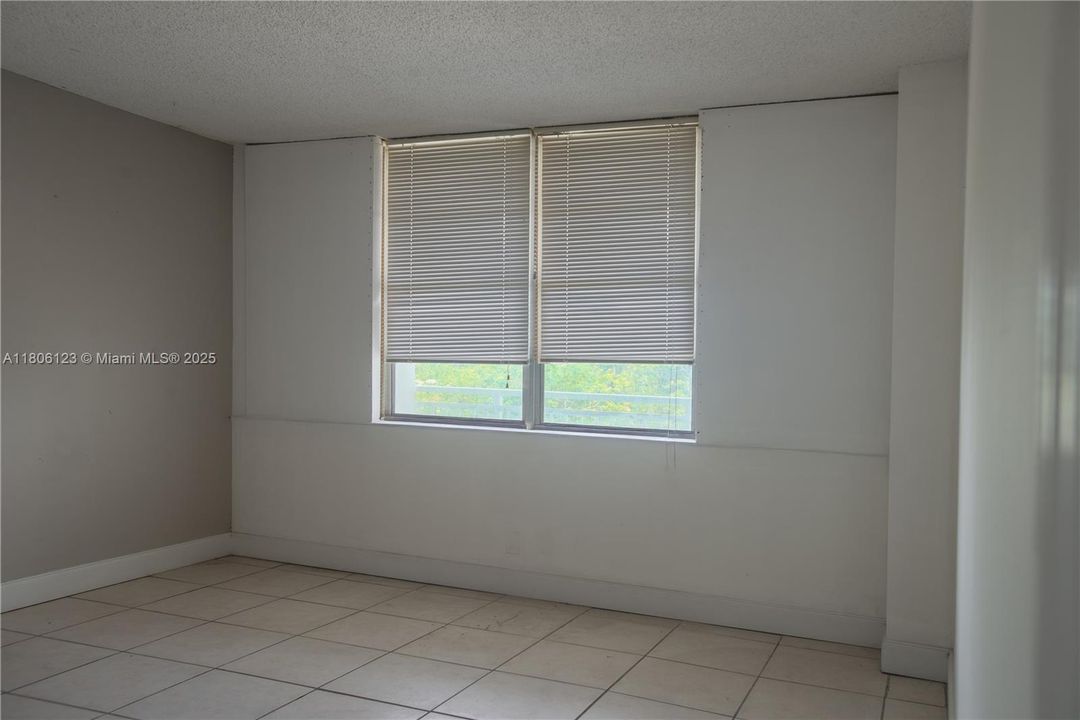 最近售出: $100,000 (1 贝兹, 1 浴室, 790 平方英尺)