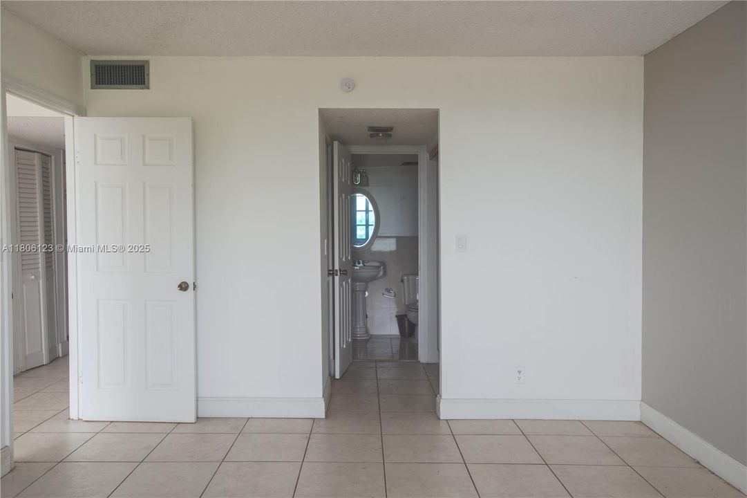 最近售出: $100,000 (1 贝兹, 1 浴室, 790 平方英尺)