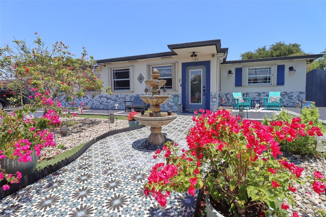 Recently Sold: $825,000 (4 beds, 4 baths, 2228 Square Feet)