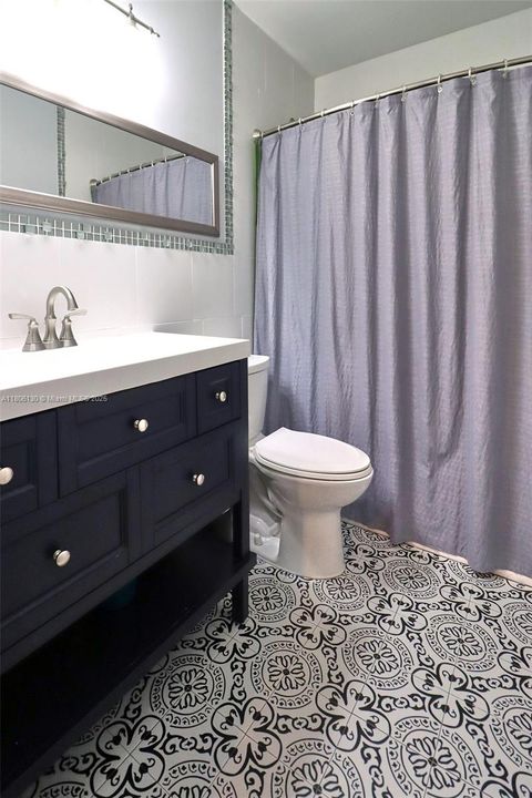 Recently Sold: $825,000 (4 beds, 4 baths, 2228 Square Feet)