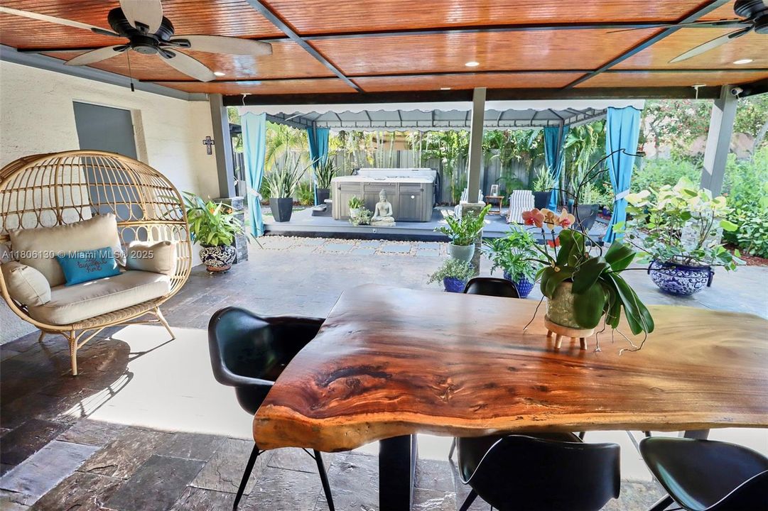 Recently Sold: $825,000 (4 beds, 4 baths, 2228 Square Feet)