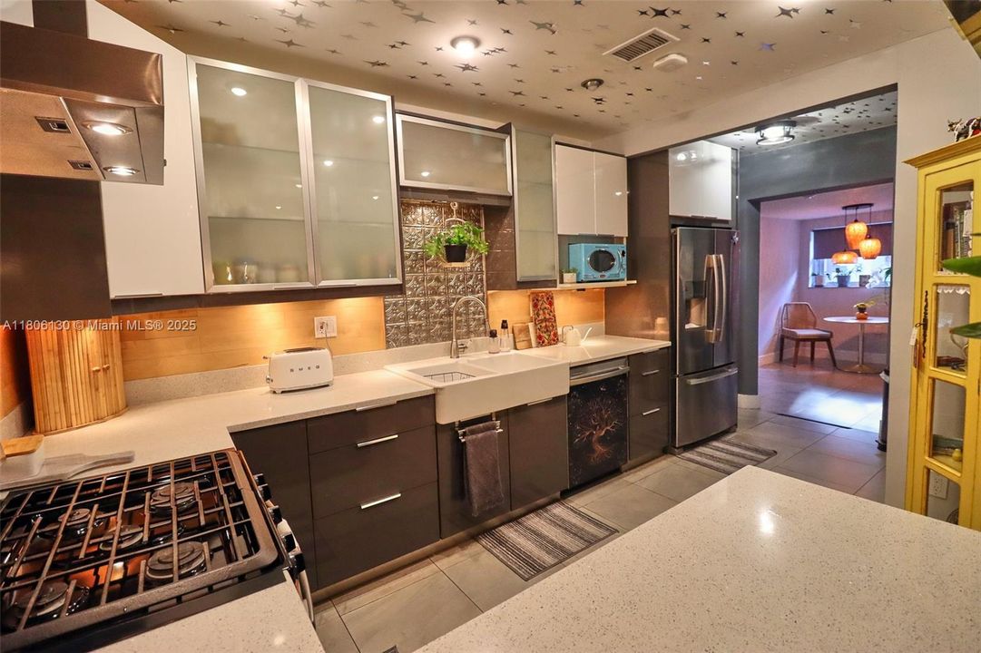 Recently Sold: $825,000 (4 beds, 4 baths, 2228 Square Feet)