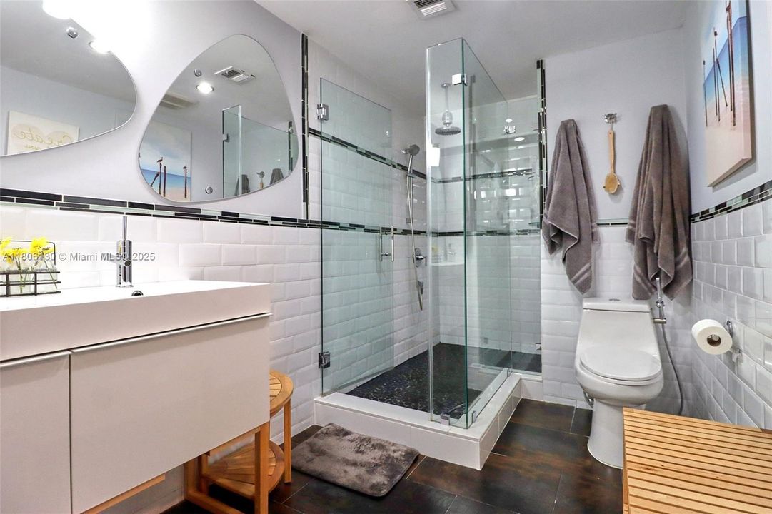 Recently Sold: $825,000 (4 beds, 4 baths, 2228 Square Feet)