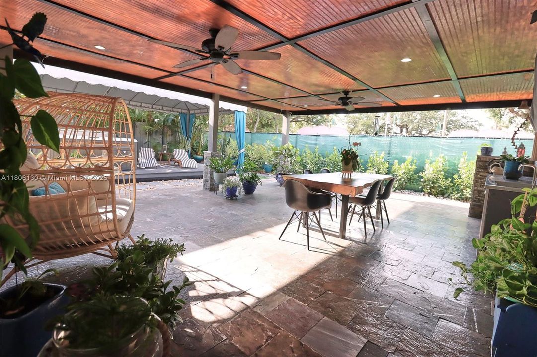 Recently Sold: $825,000 (4 beds, 4 baths, 2228 Square Feet)